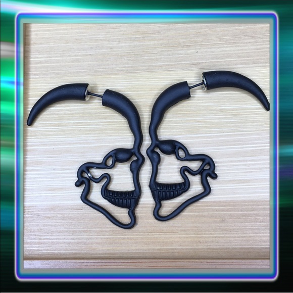 Black Silhouette Skull Earrings - Picture 2 of 8